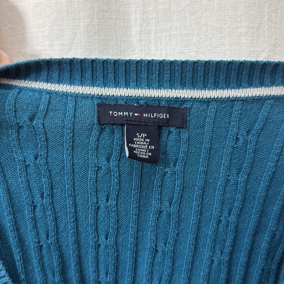 Women’s Tommy Hilfiger Blue Cable Knit V-Neck Long Sleeve Sweater. Size Small. - Picture 5 of 9